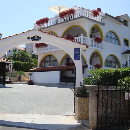Villa Flora Malinska Ngoại thất bức ảnh
